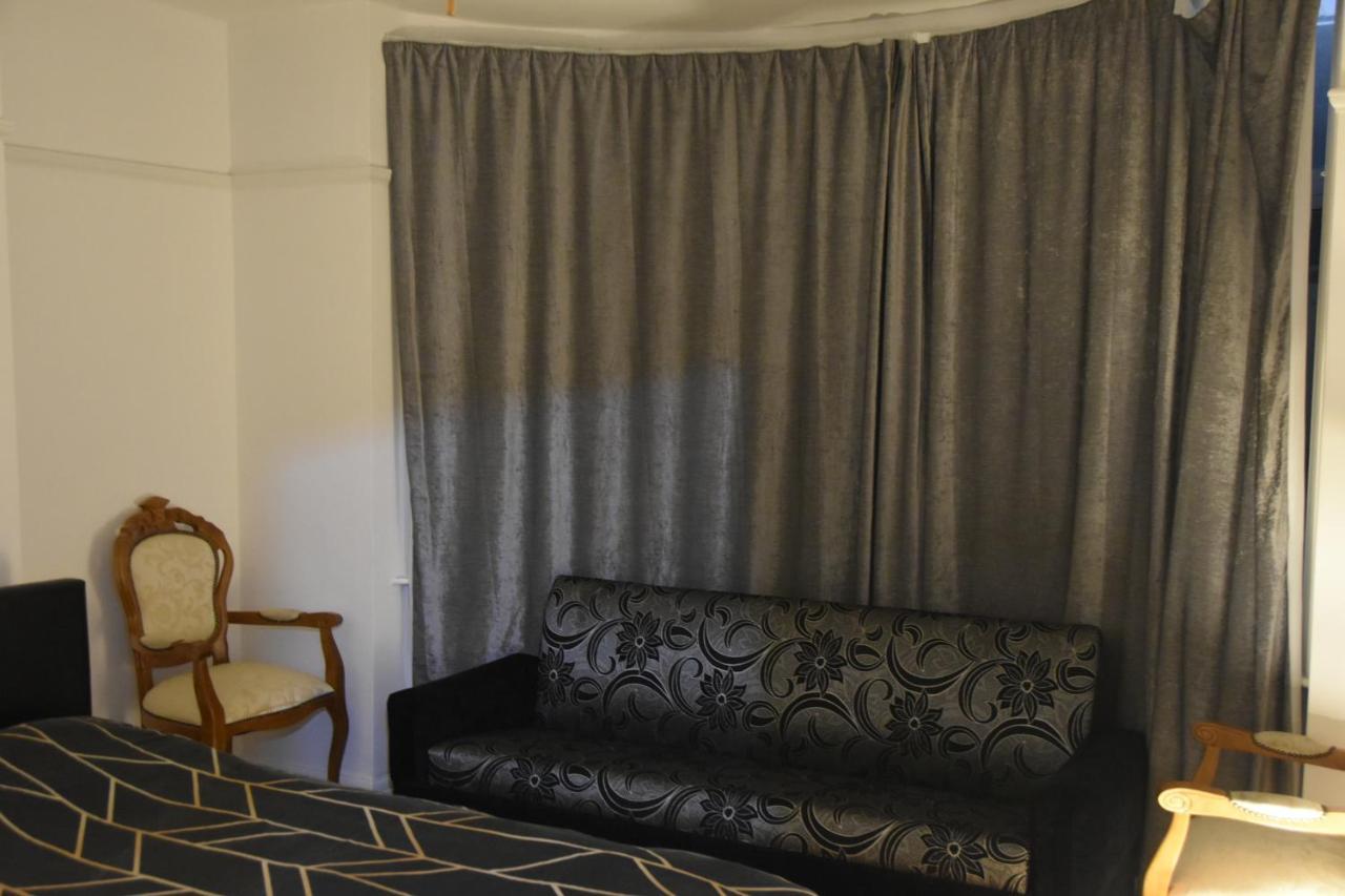 Clarendon House Hotel Luton  Ngoại thất bức ảnh
