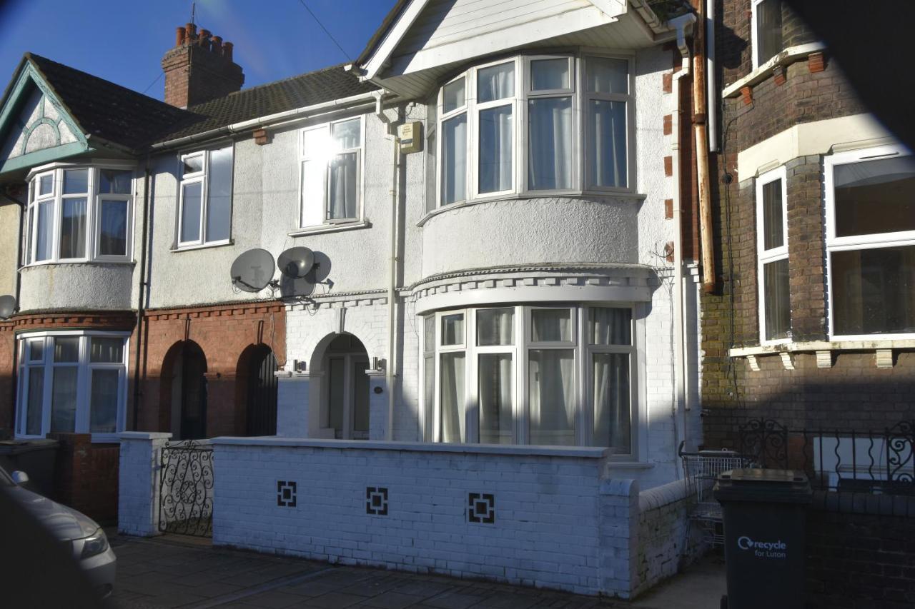 Clarendon House Hotel Luton  Ngoại thất bức ảnh